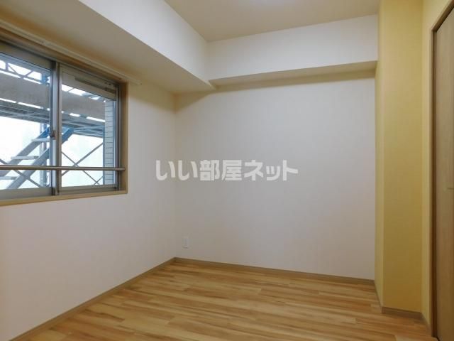 ベッドルーム