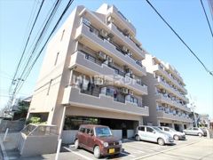 エンブレム山越の外観画像