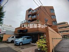 ランチョス覚王山の外観画像