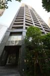 ファーストリアルタワー新宿の外観