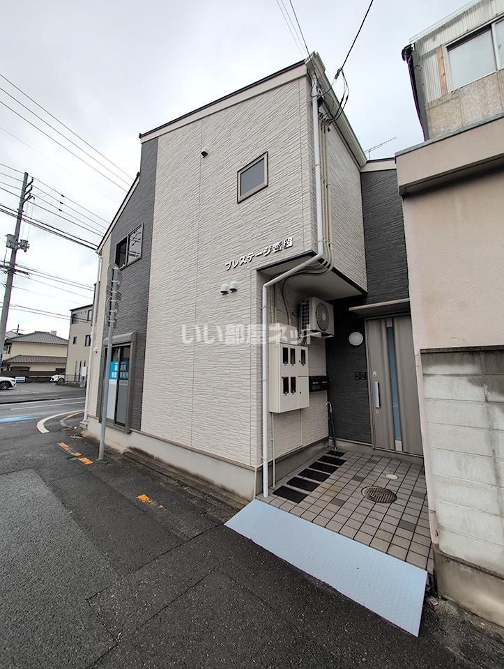 近くに施設あり