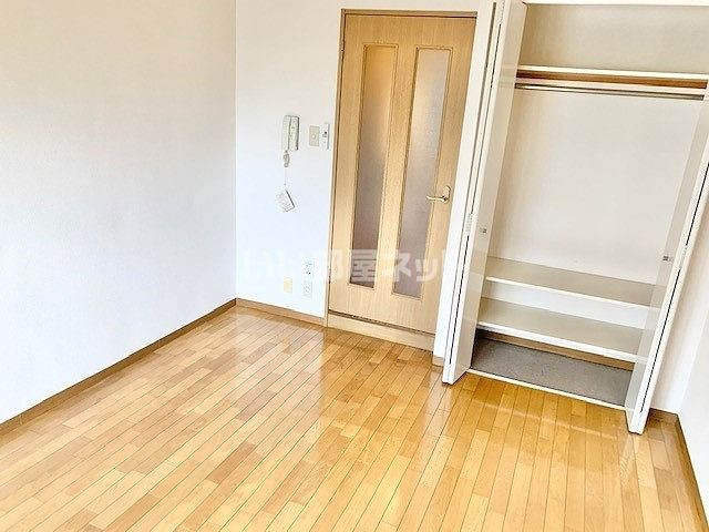 ベッドルーム