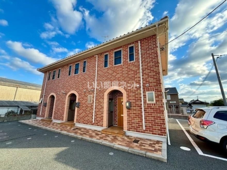 出雲市駅よりバス8分 徒歩2分 築12年9ヶ月 2階建の賃貸物件