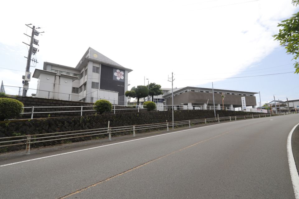 近くに施設あり