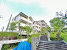 ヒルクレストあやめ池の外観
