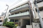 シャルル メゾンの外観