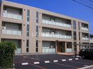 グランデュール橋本の外観