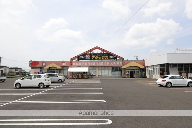 近くに施設あり