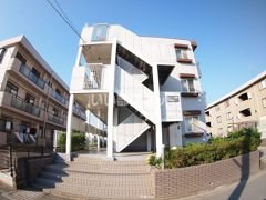 ファミーユ関野の外観画像