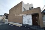 A．z．A鶴形の外観