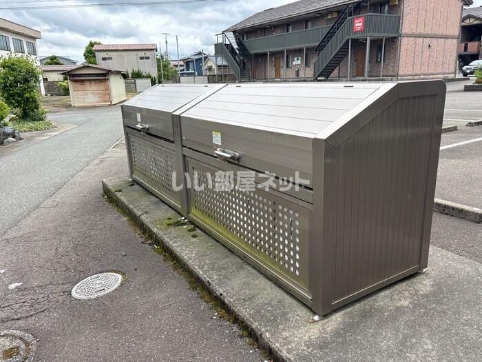 近くに施設あり