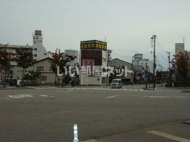 近くに施設あり