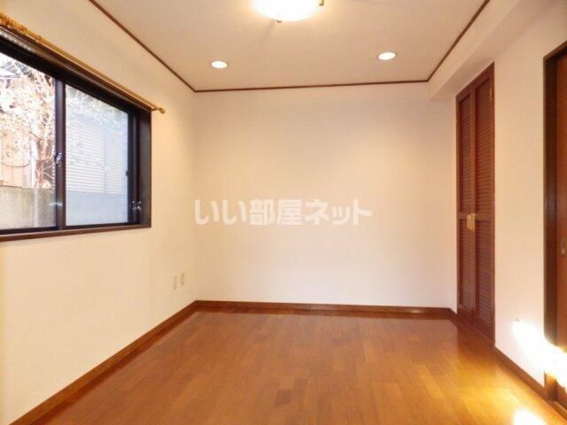ベッドルーム