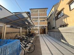 クローバーコートの外観画像