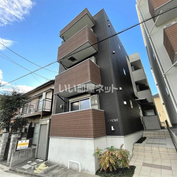 AMLUXの外観画像