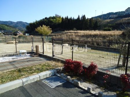 近くに施設あり