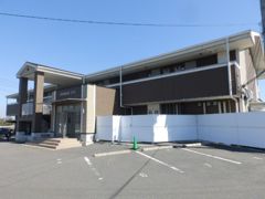 FAMILLE王司の外観画像