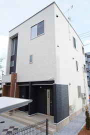 シャルールの外観画像