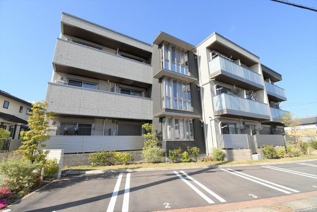 シャーメゾン小牧中央の外観画像
