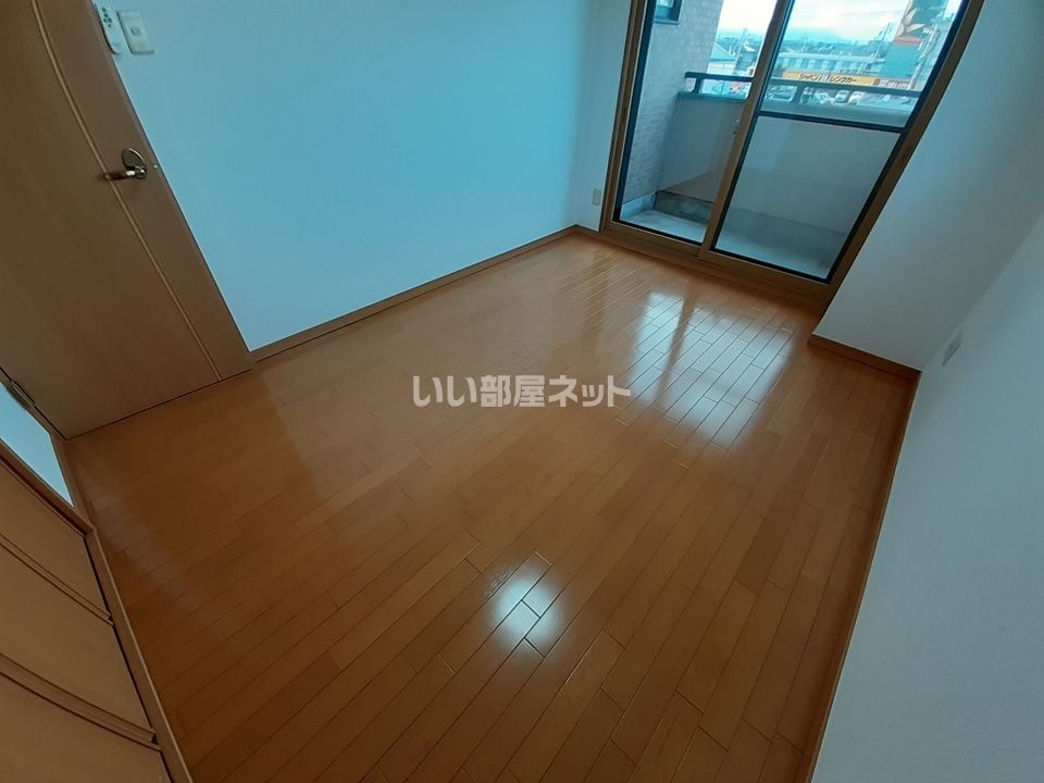ベッドルーム