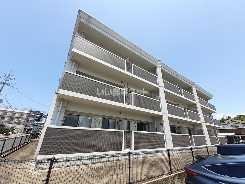 エストレーノ・サクラの外観画像