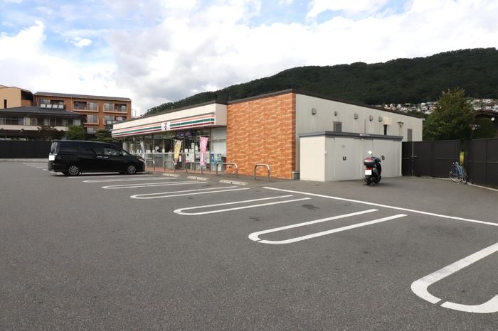 近くに施設あり