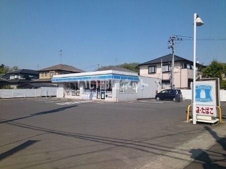 近くのコンビニまで676m（徒歩9分）