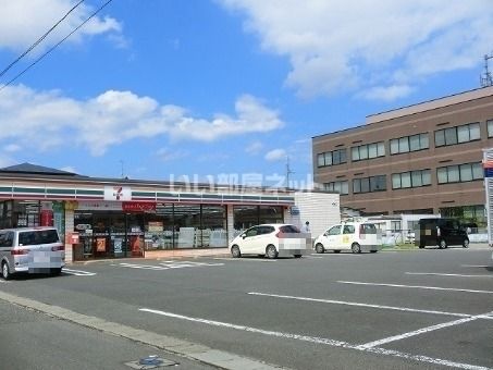 近くのセブンイレブン 岩沼梶橋店まで137m(徒歩2分)