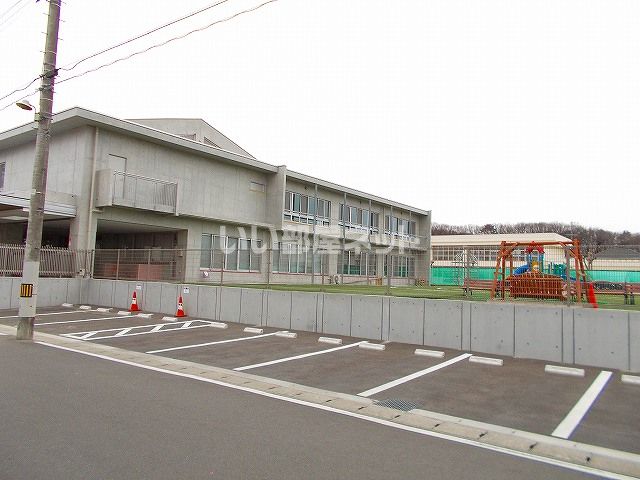 近くの幼稚園・保育園まで605m（徒歩8分）