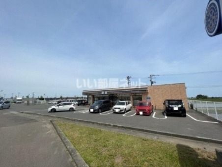 近くのセブンイレブン 亘理インター店まで746m（徒歩10分）