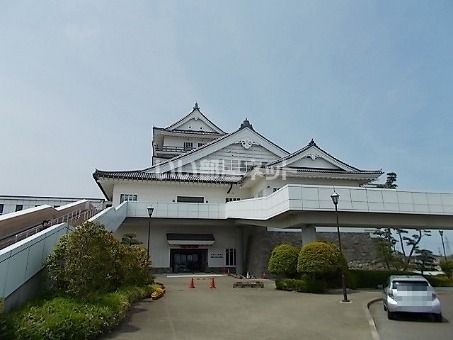 近くの亘理町立図書館まで979m（徒歩13分）