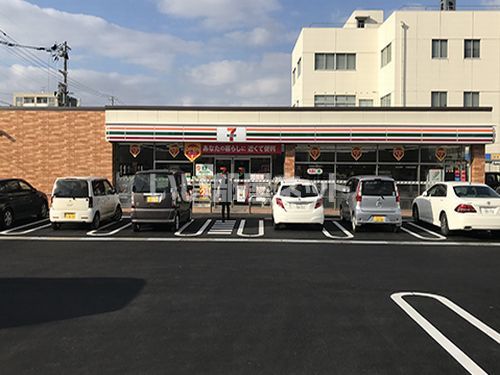 近くのセブンイレブン 福井城東4丁目店まで393m（徒歩5分）