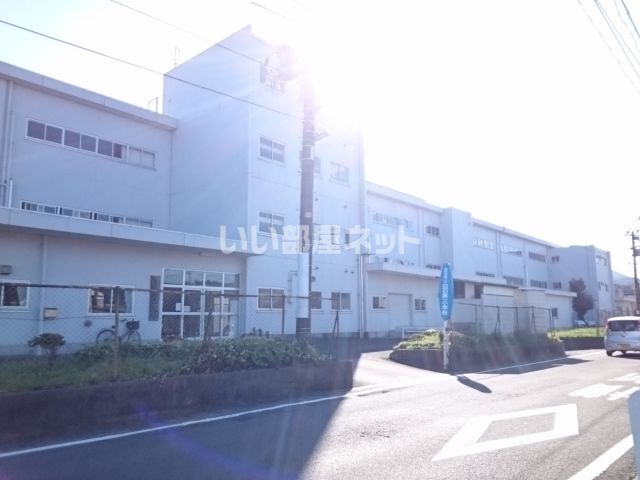 近くの白石市立白石第一小学校まで757m（徒歩10分）