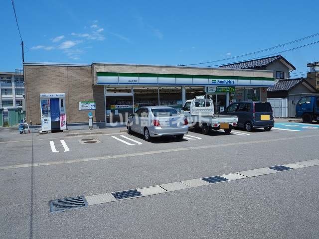 近くのコンビニまで312m（徒歩4分）