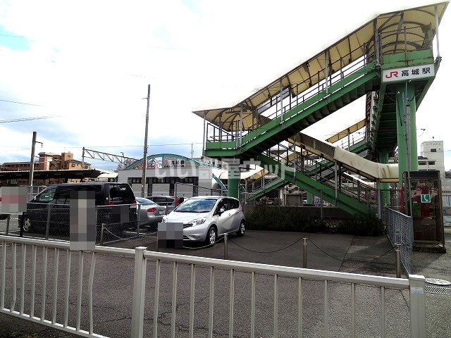 近くの施設まで733m（徒歩10分）