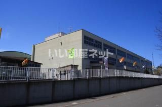 近くの小学校まで97m（徒歩2分）