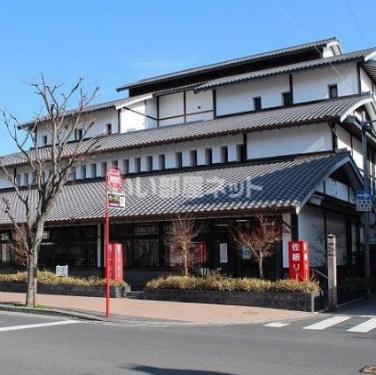 近くの銀行まで754m（徒歩10分）