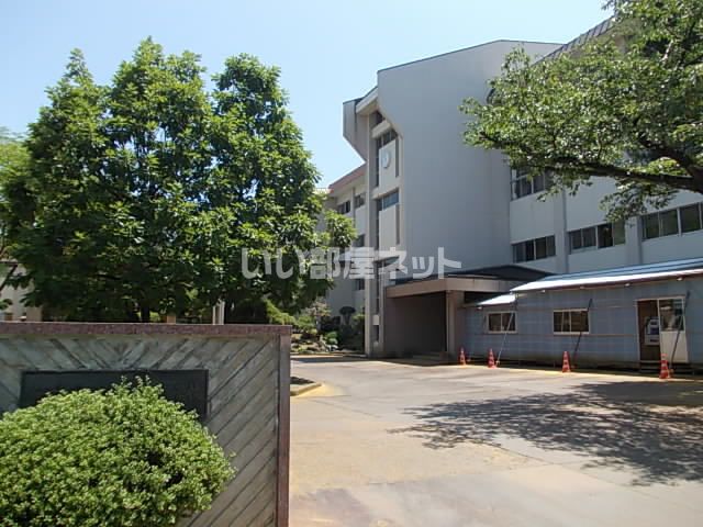 近くの秋田県立大曲工業高校まで600m（徒歩8分）