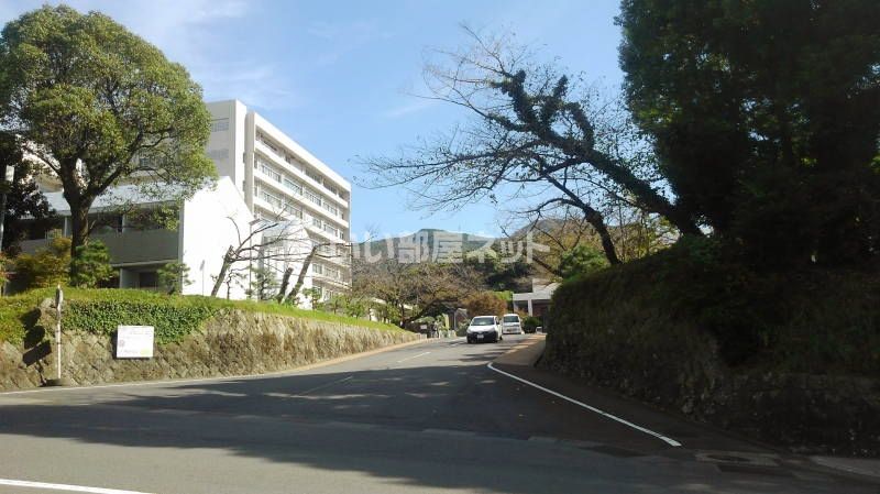 近くの大学・短大まで1,350m（徒歩17分）