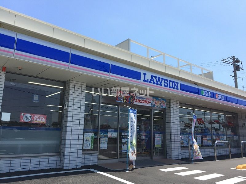 近くのコンビニまで708m（徒歩9分）