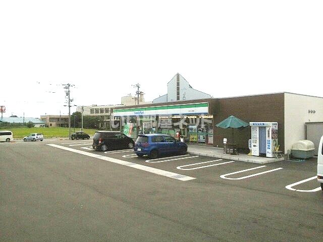 近くにファミリーマート七塚あり