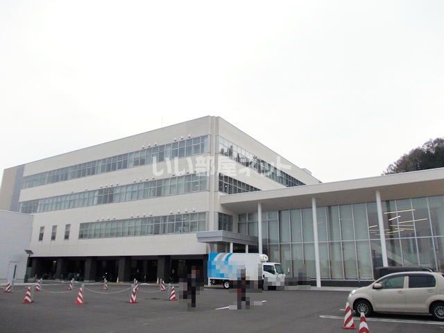 近くの湯沢市役所本庁舎まで160m（徒歩2分）