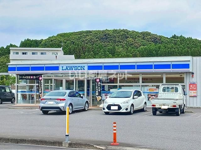近くのローソン 南九州川辺田部田店まで995m（徒歩13分）