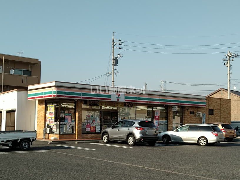 近くのコンビニまで229m（徒歩3分）