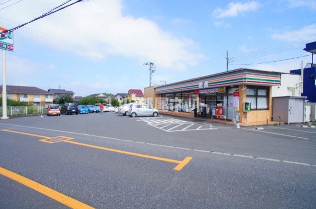 近くのコンビニまで968m（徒歩13分）