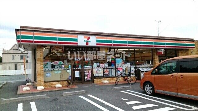 近くのコンビニまで435m（徒歩6分）