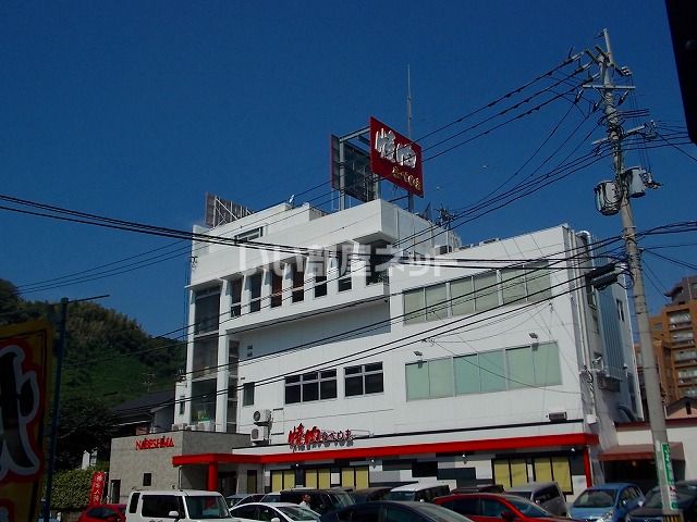 近くの飲食店まで466m（徒歩6分）