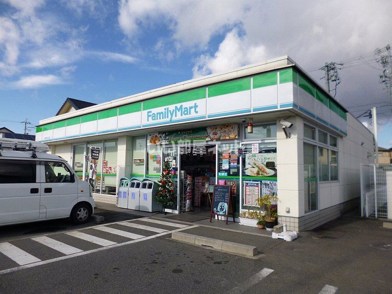 近くのコンビニまで1,317m（徒歩17分）