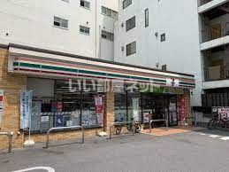 近くのコンビニまで1,305m（徒歩17分）
