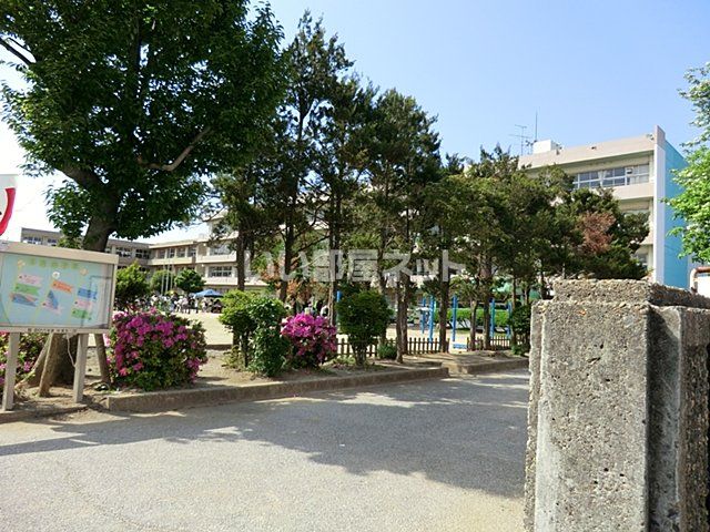 近くの八千代市立大和田西小学校まで268m（徒歩4分）
